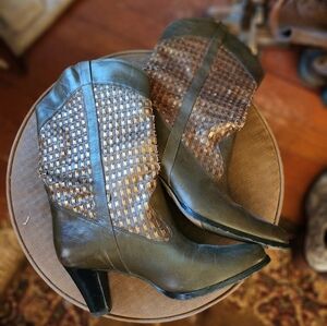 Gold weave brown western boots, leather woman's size 10, made in Brazil